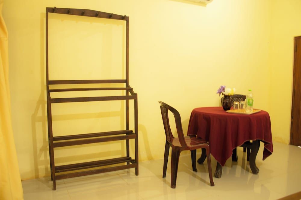 Leon Lakeside Hotel Deluxe Triple Room, Lake View 15