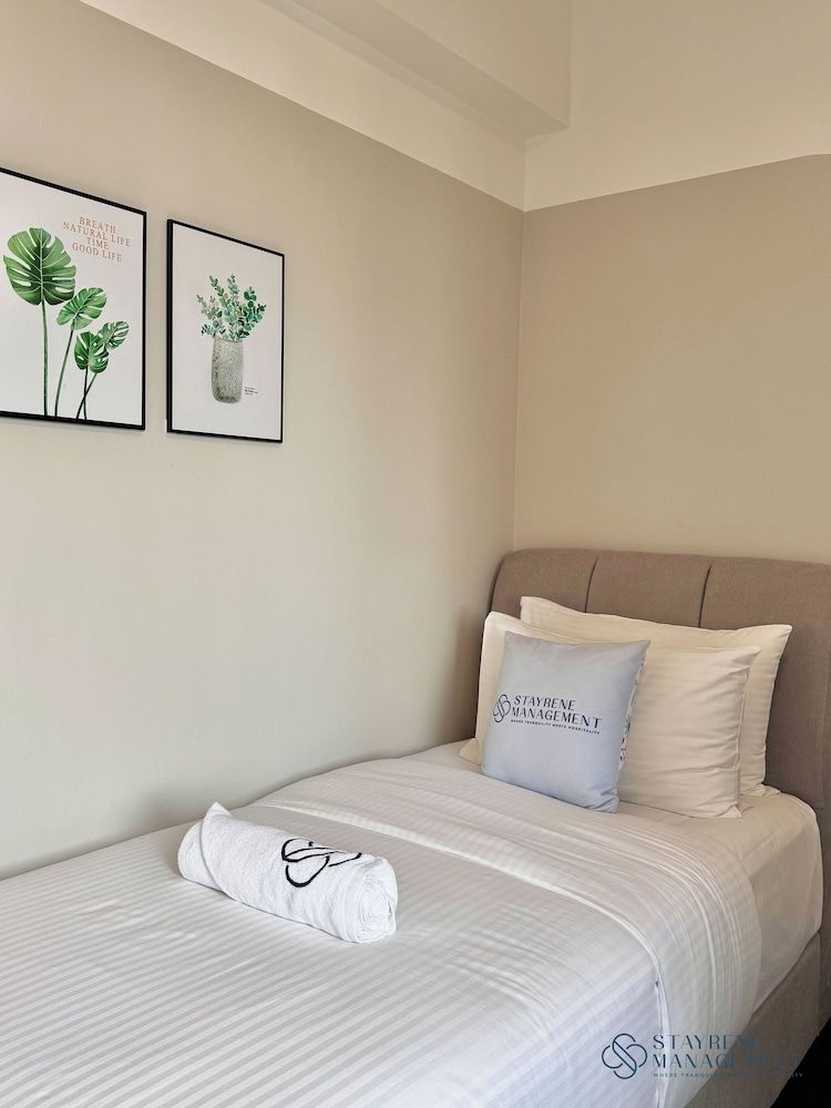 R&F Princess Cove near CIQ by Stayrene Deluxe Apartment, 4 Bedrooms, Balcony, Sea View 5