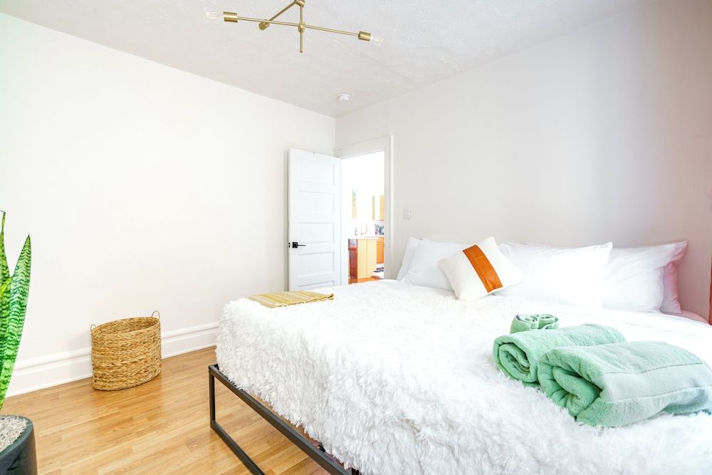 Jungle House Boutique Suites – Short North & Convention Center Jungle Gem 7