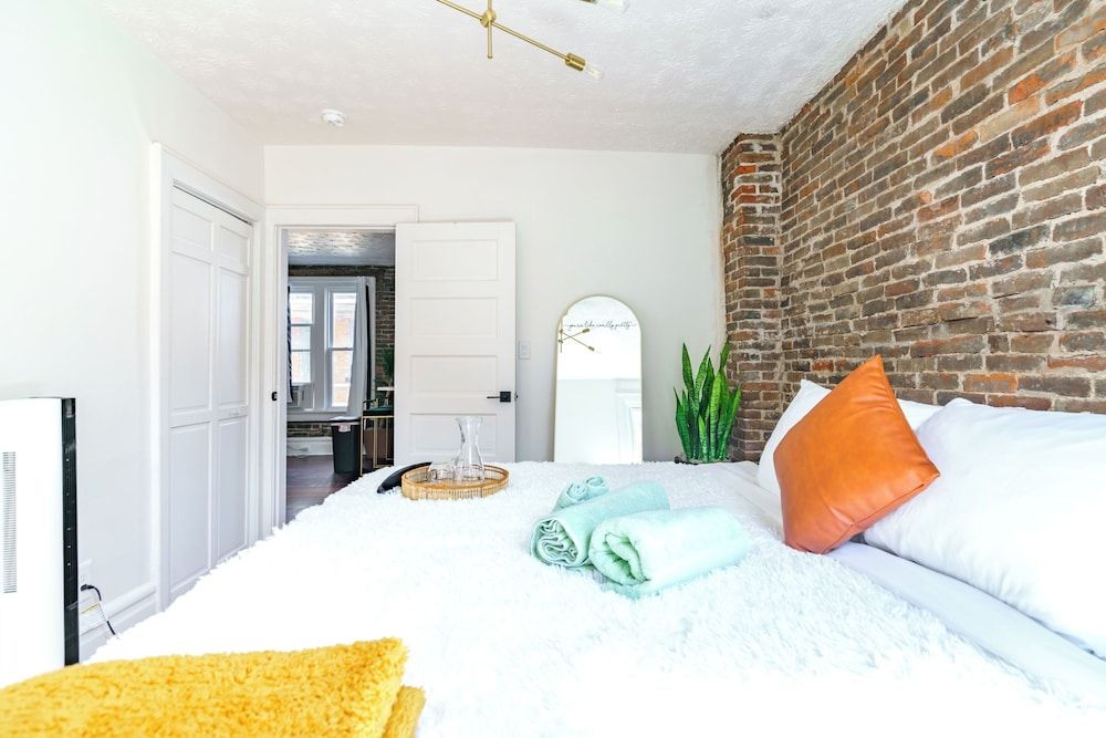 Jungle House Boutique Suites – Short North & Convention Center Jungle Gem 8