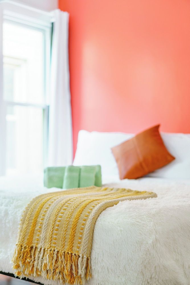 Jungle House Boutique Suites – Short North & Convention Center Bamboo Bungalow 11