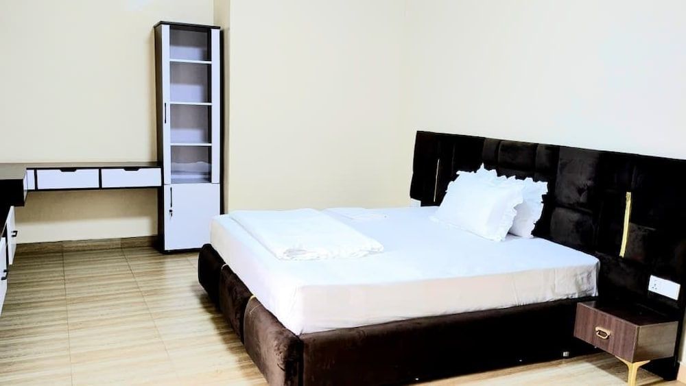 Silver Budget & Travel Accommodation Double or Twin Room, Balcony, City View