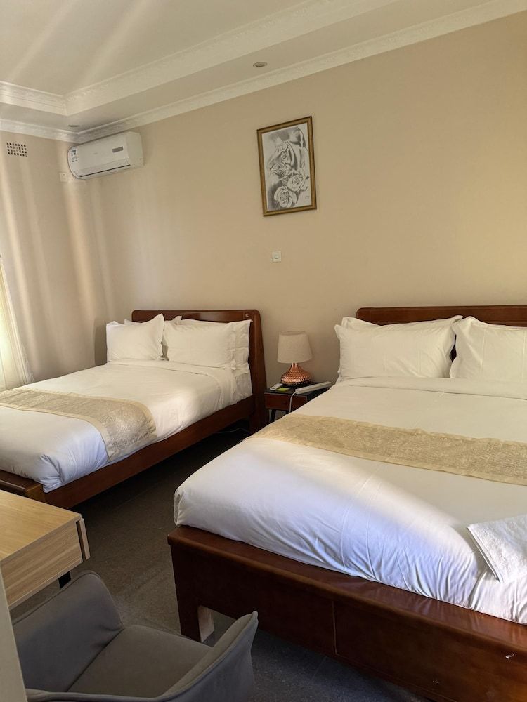 Eleganciana Lodges Ltd Executive Twin Room, 2 Double Beds, Garden View