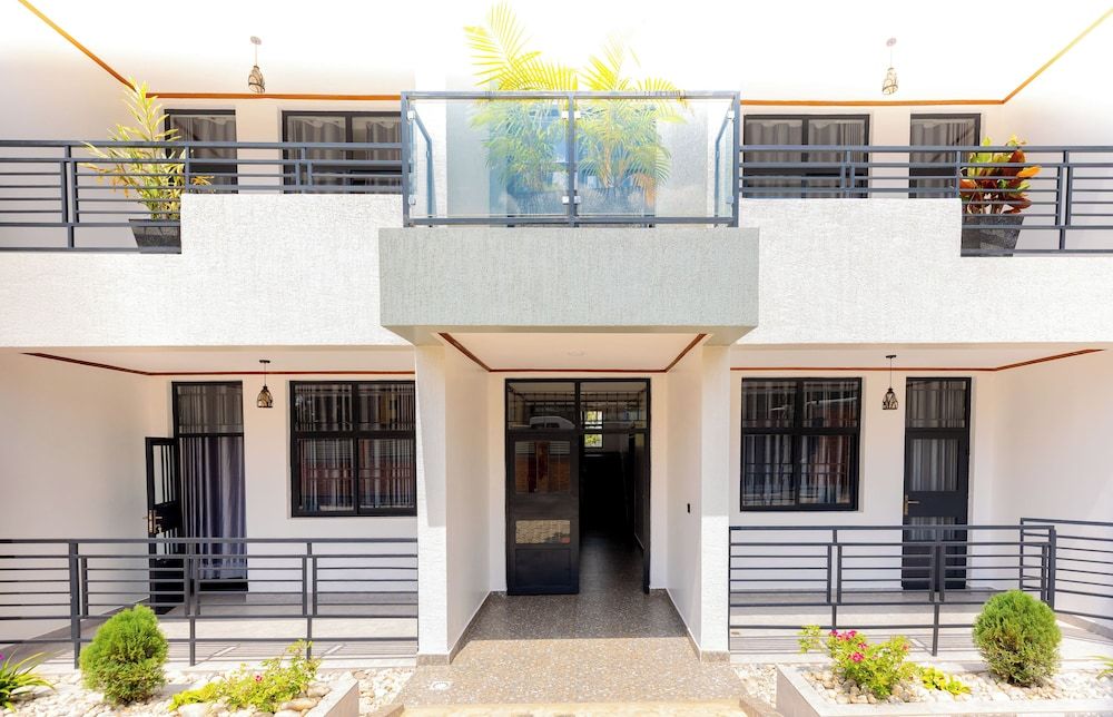 Bright Hotel and apartement