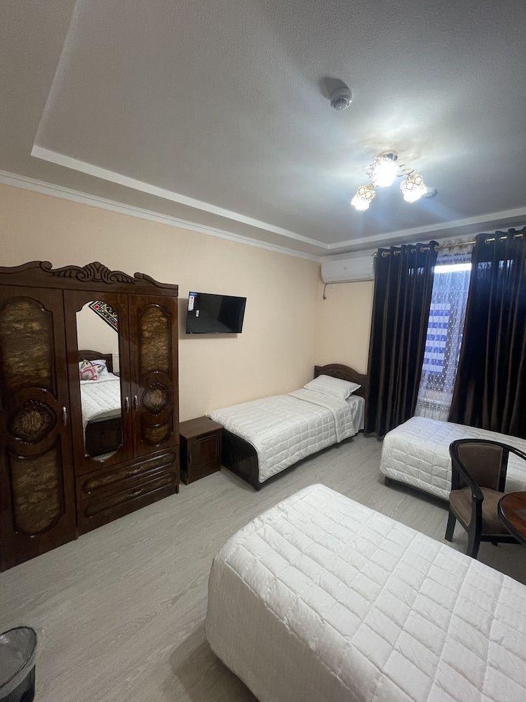 Samarkand Ali Basic Triple Room 3