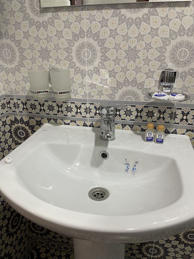 Samarkand Ali Basic Single Room 5