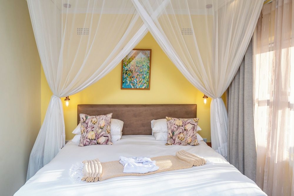 36 Alexander Guest House Deluxe Double Room 3