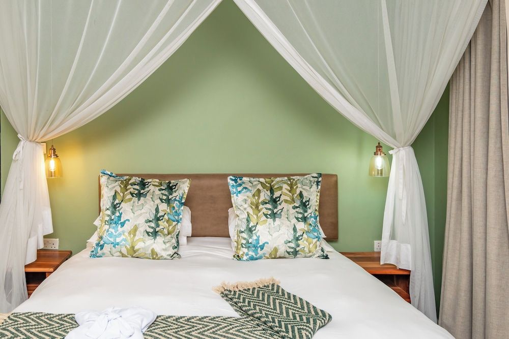 36 Alexander Guest House Deluxe Double Room