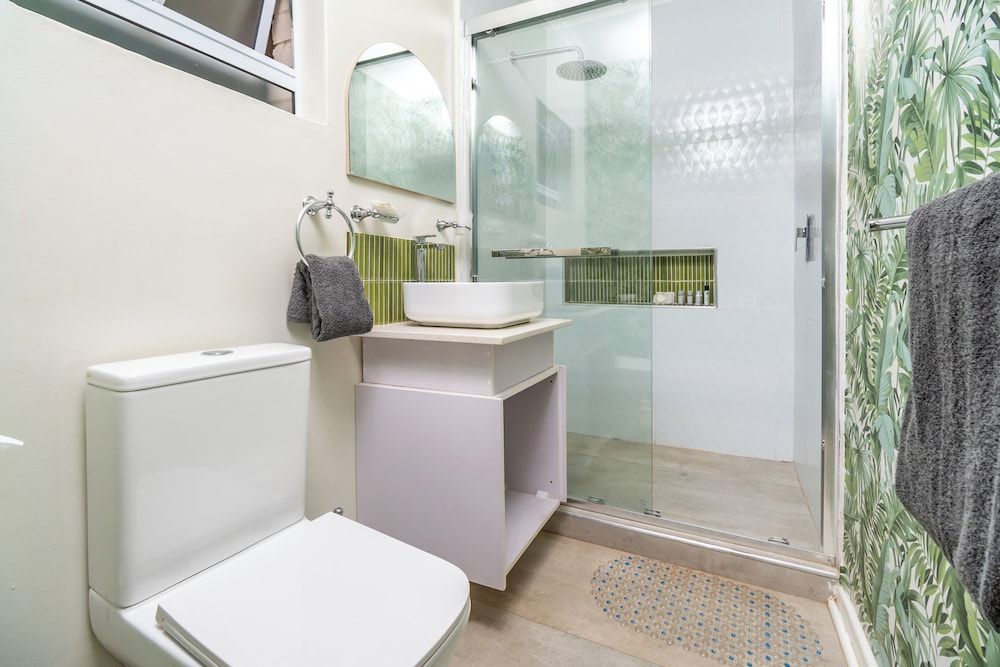 36 Alexander Guest House Deluxe Double Room 5