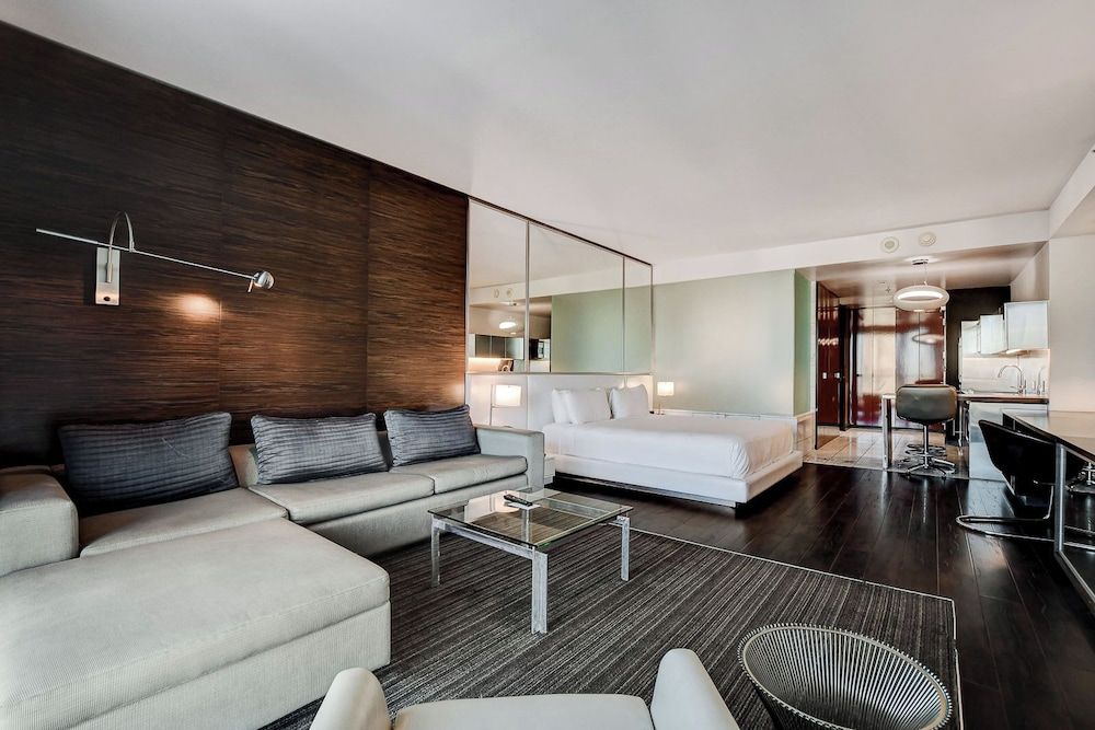 Palms Place - Strip View - High floor Deluxe Studio Suite, City View 18