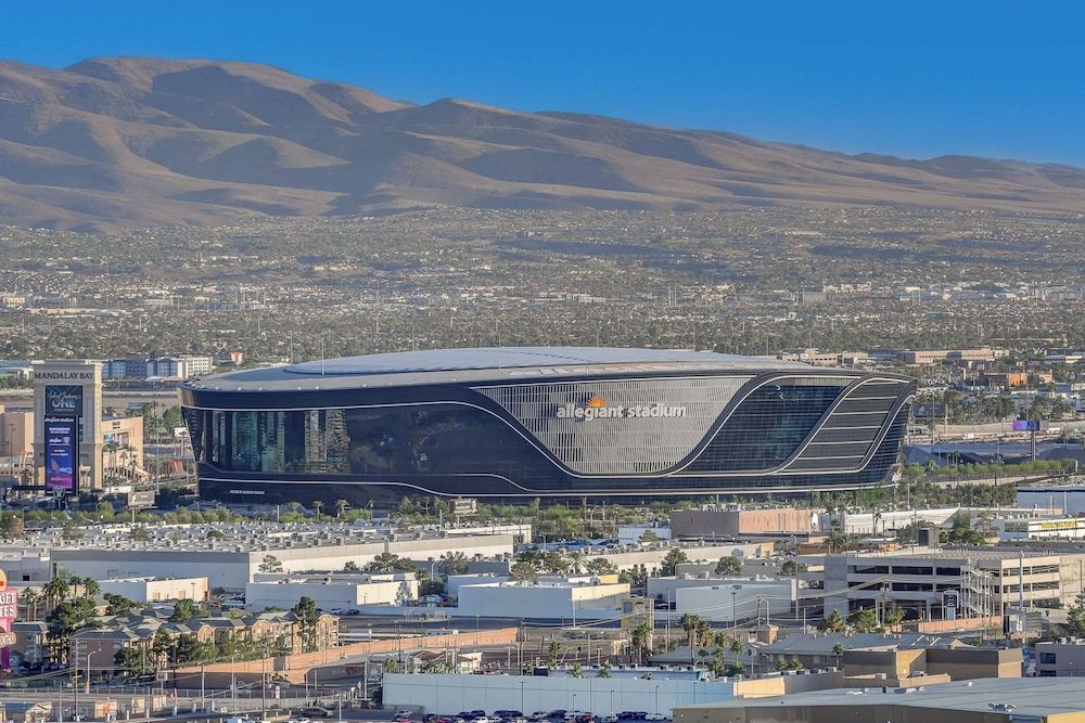 Palms Place - Strip View - High floor Deluxe Studio Suite, City View 11