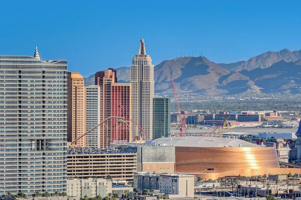 Palms Place - Strip View - High floor Deluxe Studio Suite, City View 8