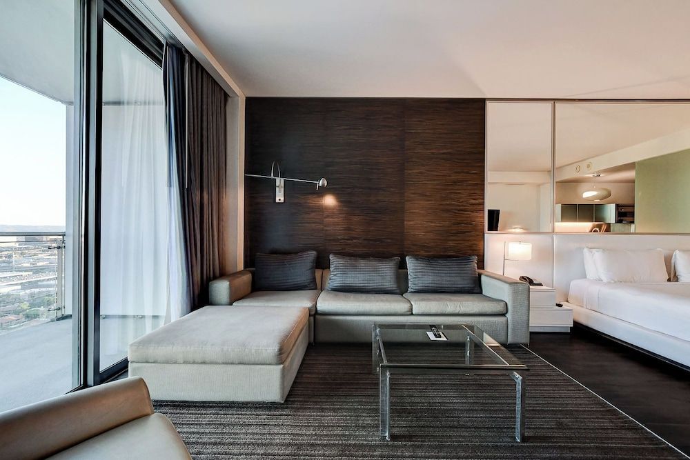 Palms Place - Strip View - High floor Deluxe Studio Suite, City View 19