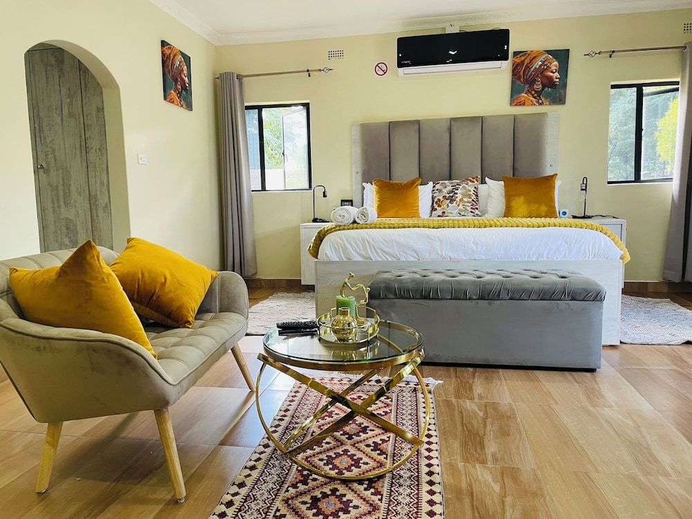 MyFaveCasa Luxury Double or Twin Room 3