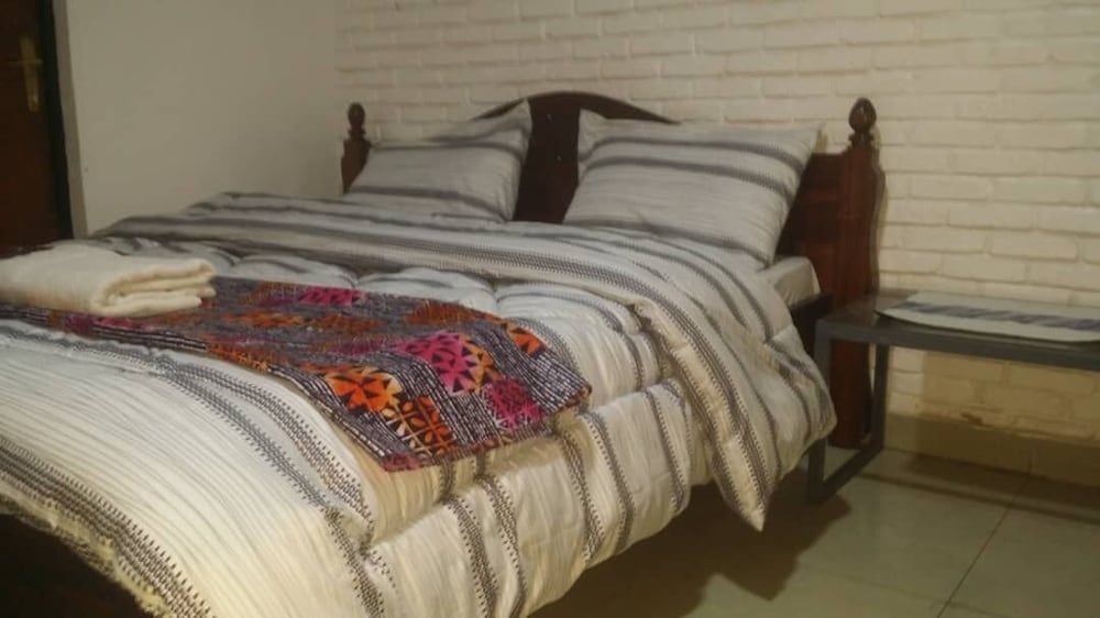 GreenPage Apartments Kiyovu Basic Apartment, Private Bathroom, Mountain View 3