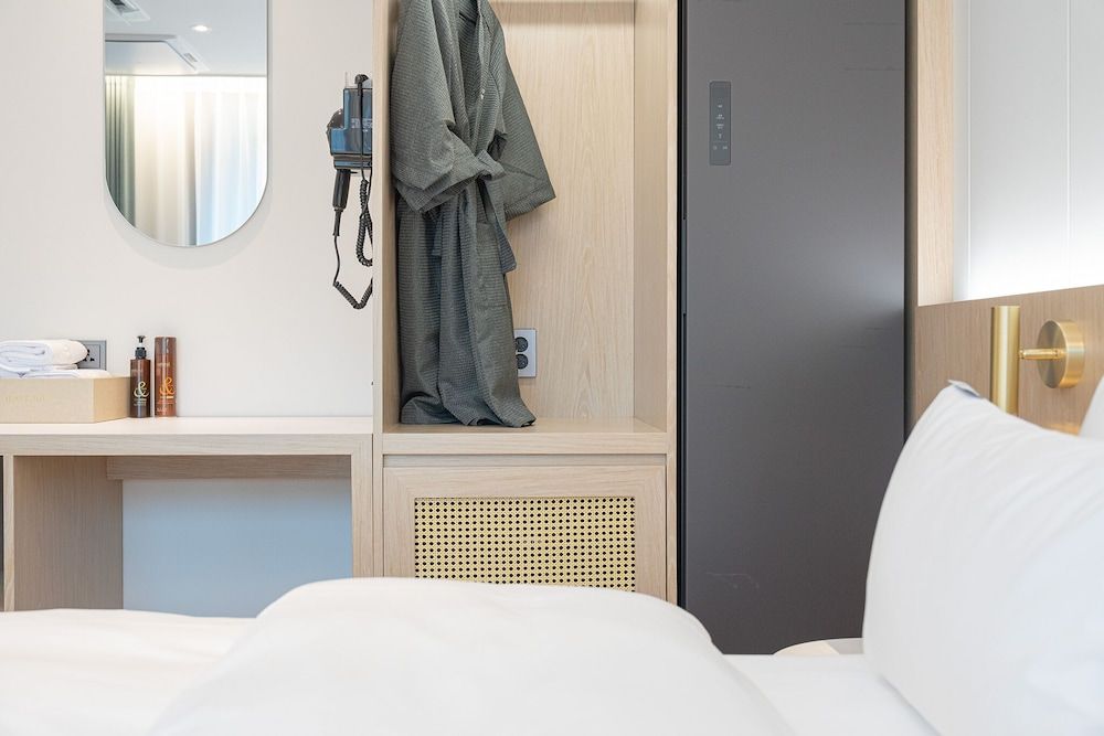 HAVENUE Business Double Room, 1 Double Bed, Non Smoking, City View 6