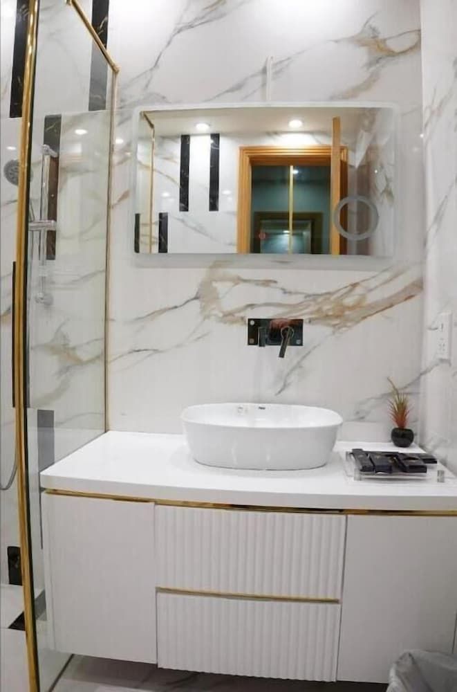 Oasis Suite Hotel Deluxe Room 6