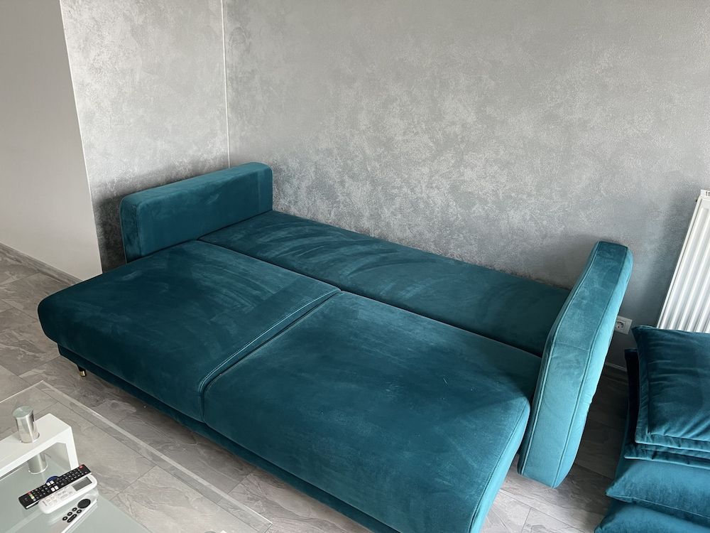 Cozy 2-Room Penthouse Lakeview W14 Junior Apartment 8