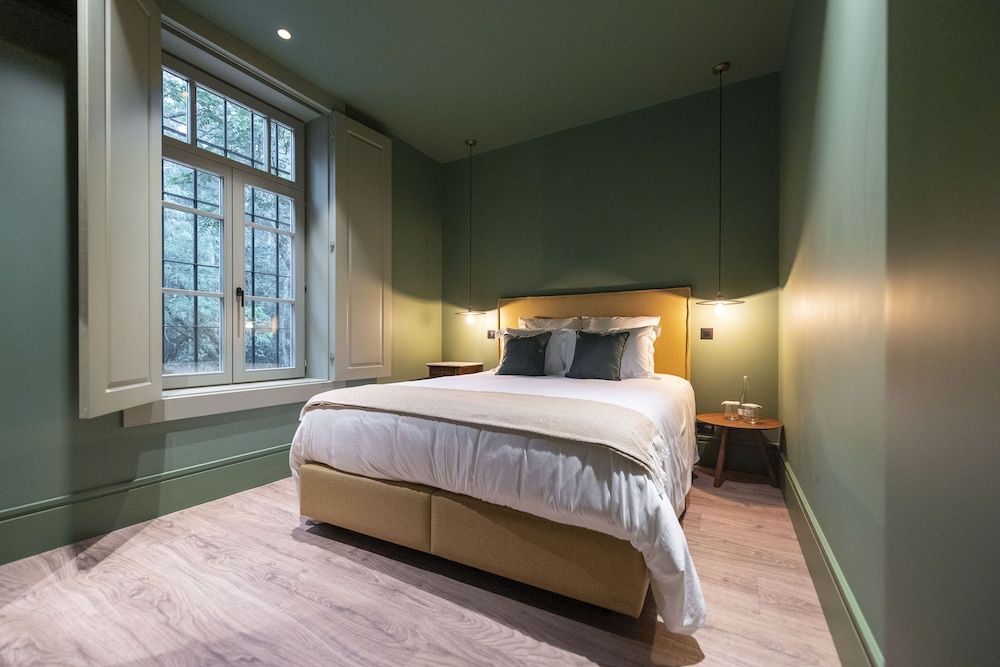 The Grove Houses Classic Double Room 5