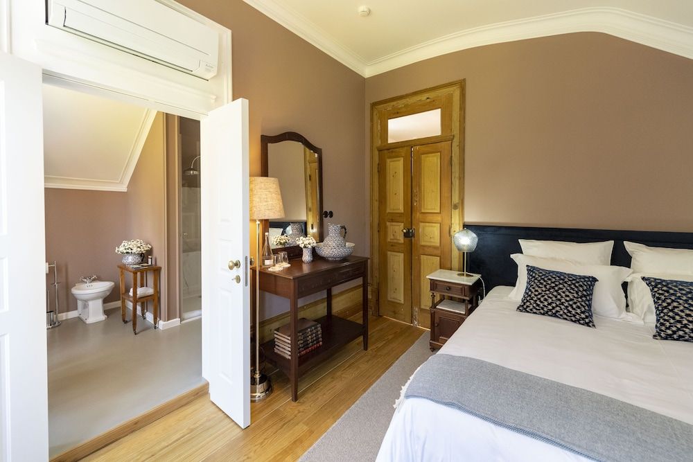 The Grove Houses Classic Double or Twin Room 3