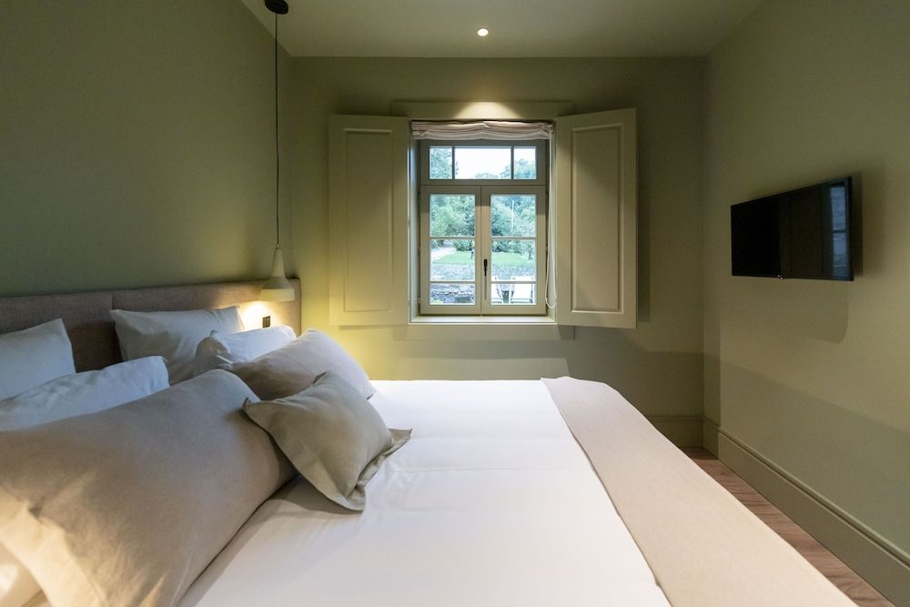 The Grove Houses Classic Double or Twin Room 11