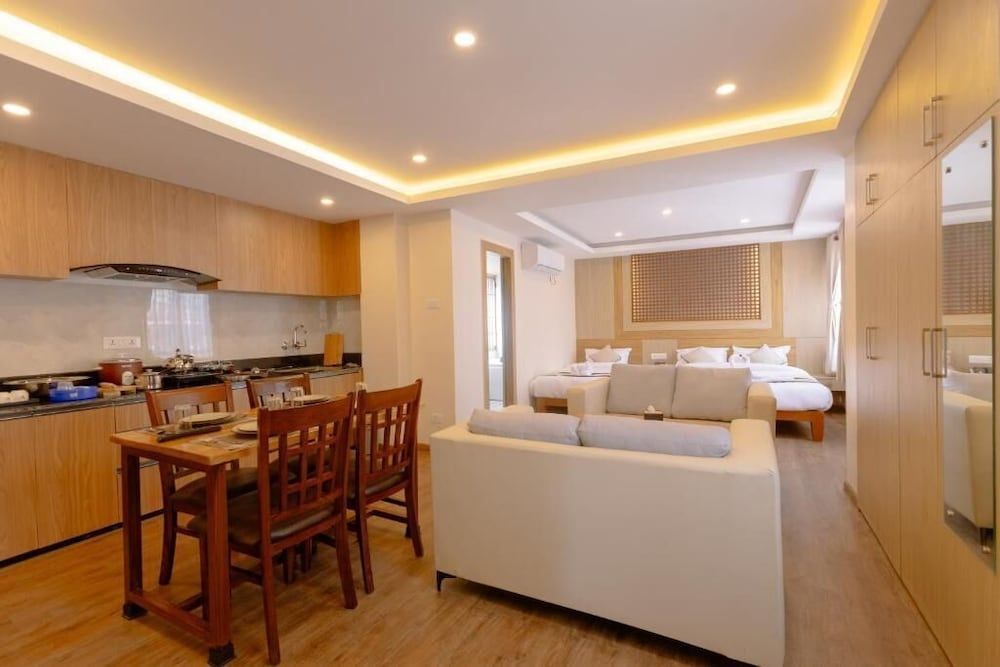 Atithi Hotel And Apartment