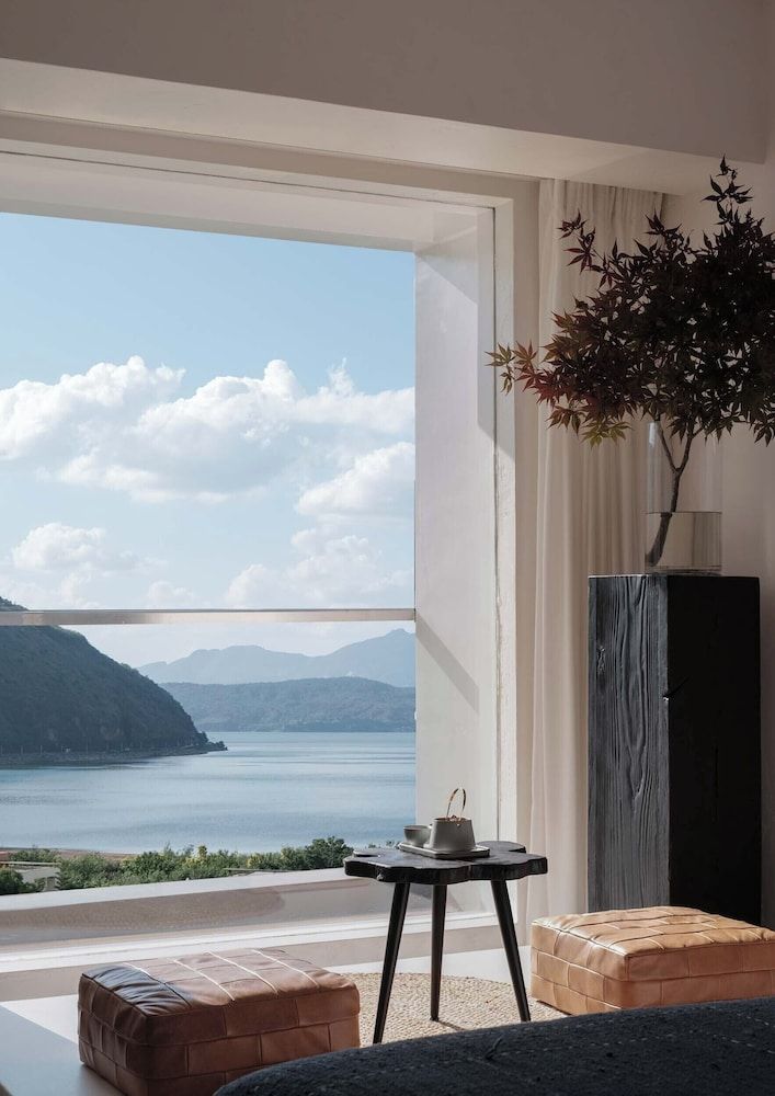 Fuxian Lake Su Qing Qingzhou Cliff Hotel Signature Double Room, Balcony, Lake View 4