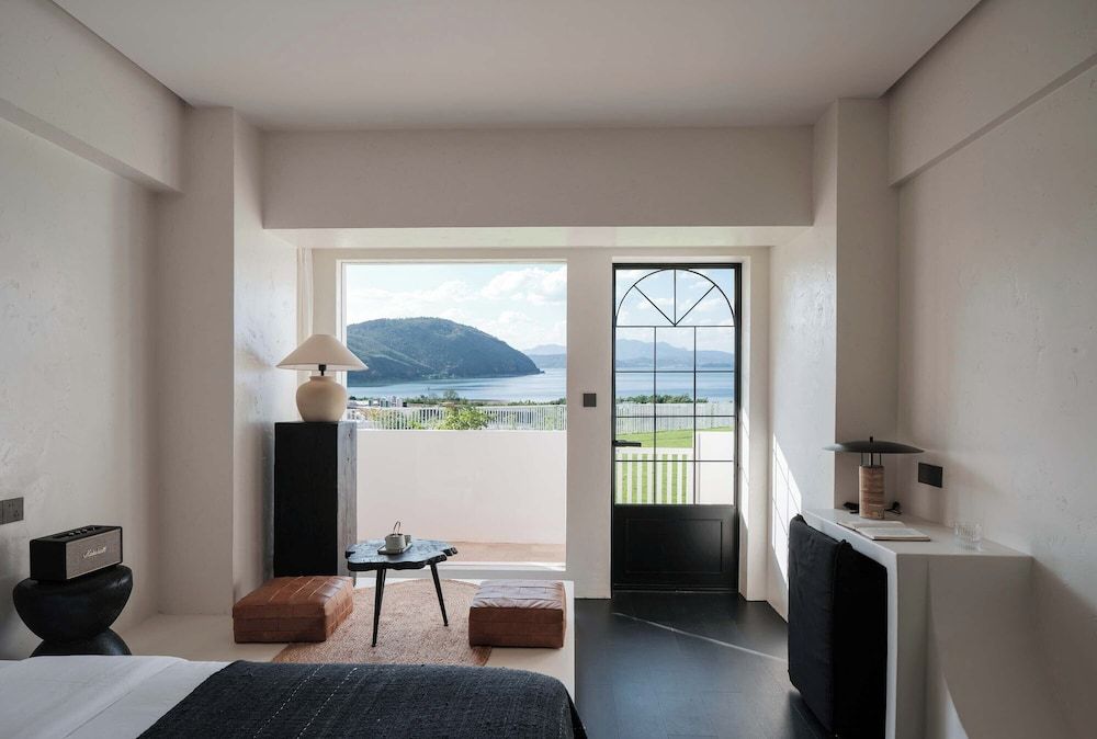 Fuxian Lake Su Qing Qingzhou Cliff Hotel Romantic Double Room, Balcony, Lake View 7