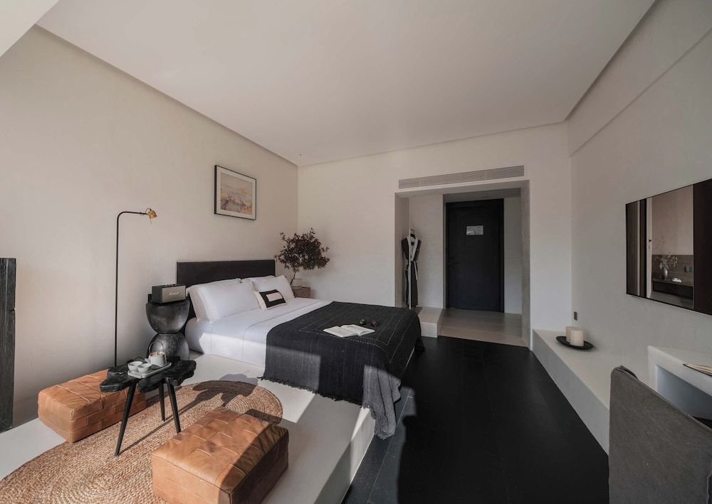 Fuxian Lake Su Qing Qingzhou Cliff Hotel Signature Double Room, Balcony, Lake View