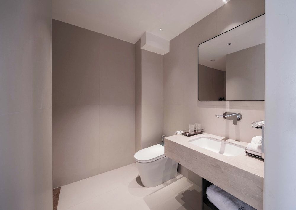 Fuxian Lake Su Qing Qingzhou Cliff Hotel Romantic Twin Room, Balcony, Lake View 7