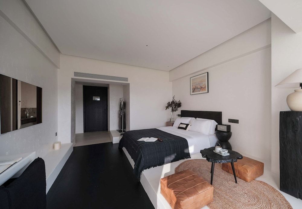 Fuxian Lake Su Qing Qingzhou Cliff Hotel Romantic Double Room, Balcony, Lake View