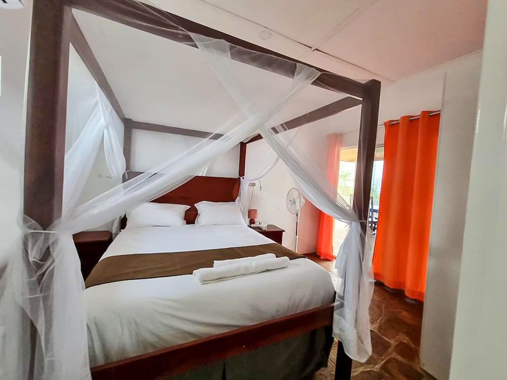 Sunset Lakeview Lodge Standard Room 7