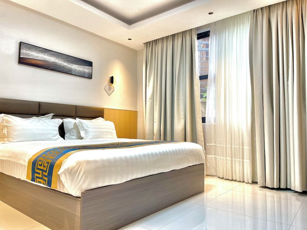 Step Apart Hotel Deluxe Studio Suite, Kitchenette, City View