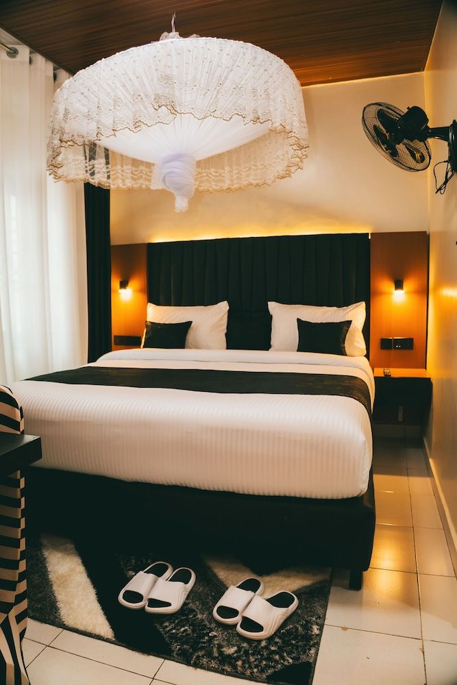 One Click Apartment Standard Single Room, Balcony, City View 2