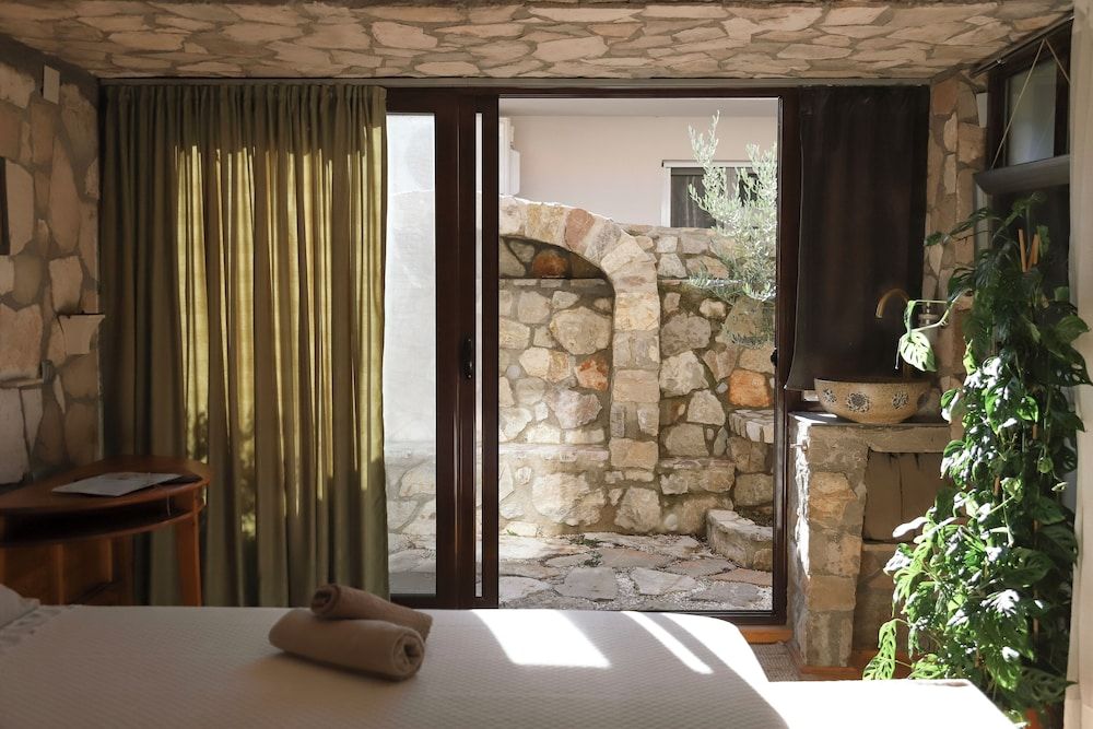 Mahakala Center Traditional Room, Air conditioning 7