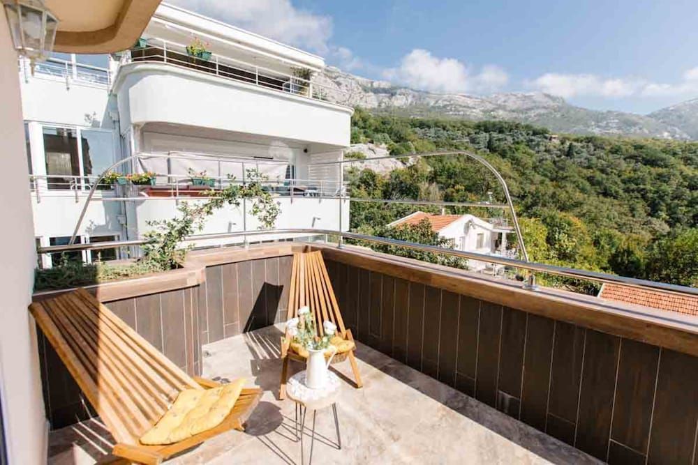 Mahakala Center Panoramic Double Room Single Use, Balcony, Mountain View 7