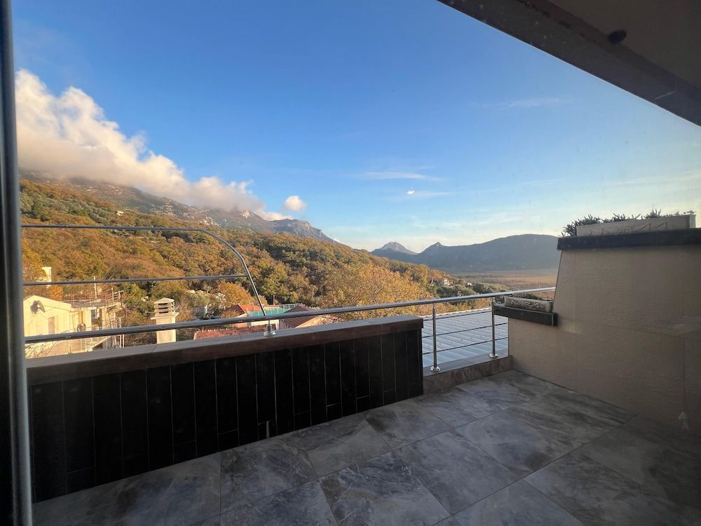 Mahakala Center Panoramic Double Room Single Use, Balcony, Mountain View 5