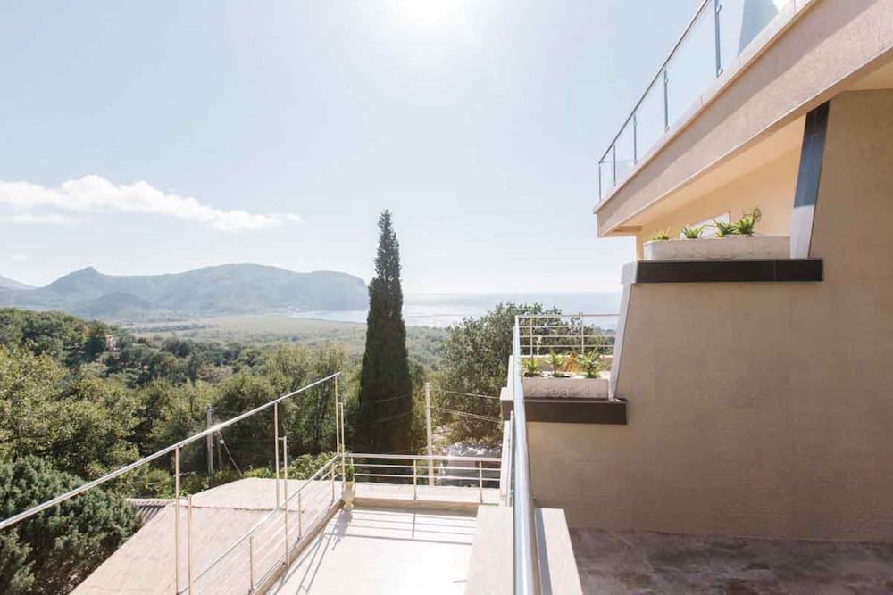 Mahakala Center Panoramic Double Room Single Use, Balcony, Mountain View 9