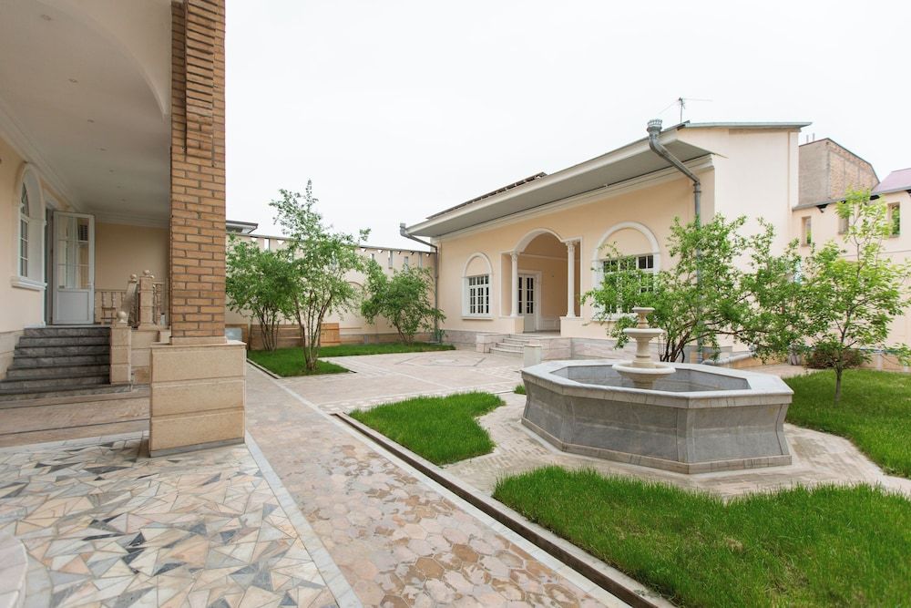 New Friends Mini Hotel