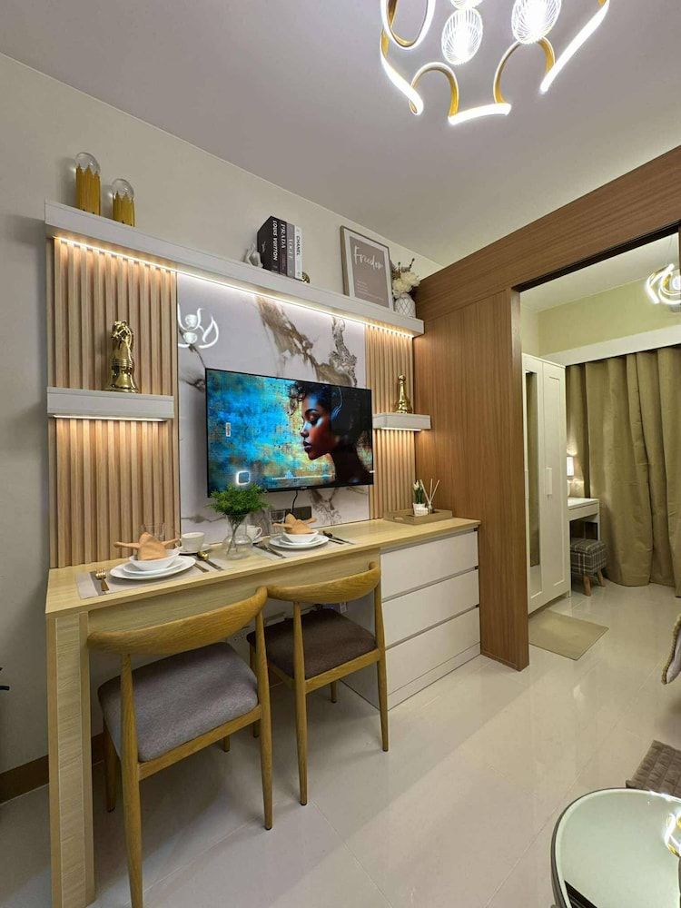 RED Luxe Haven Comfy Stay, Netflix and Fast Wifi Ready Condo, 1 Bedroom, Accessible, Smoking 20