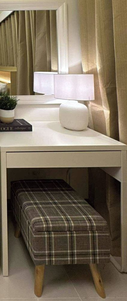 RED Luxe Haven Comfy Stay, Netflix and Fast Wifi Ready Condo, 1 Bedroom, Accessible, Smoking 26