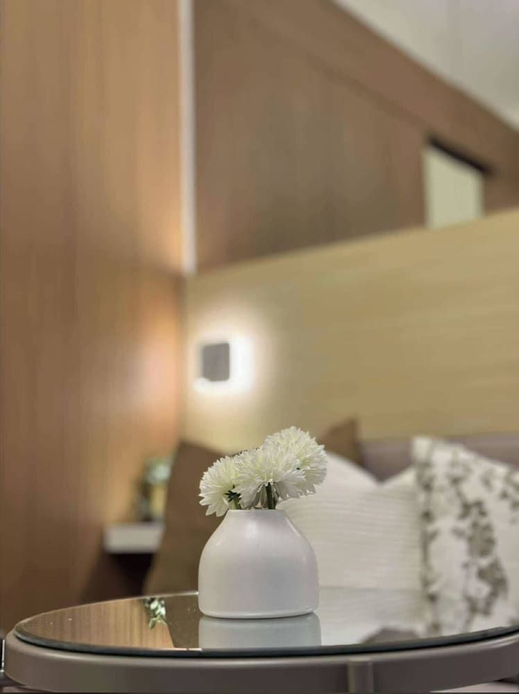 RED Luxe Haven Comfy Stay, Netflix and Fast Wifi Ready Condo, 1 Bedroom, Accessible, Smoking 29