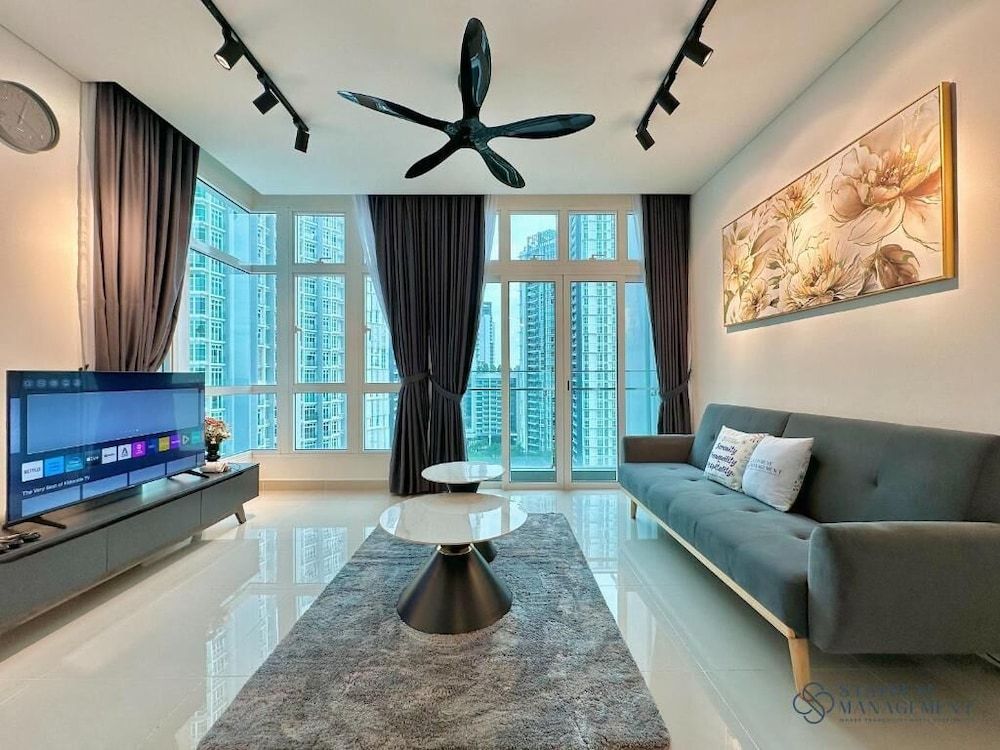 1 Medini Legoland by Stayrene Comfort Apartment, 2 Bedrooms, Balcony, Pool View 5