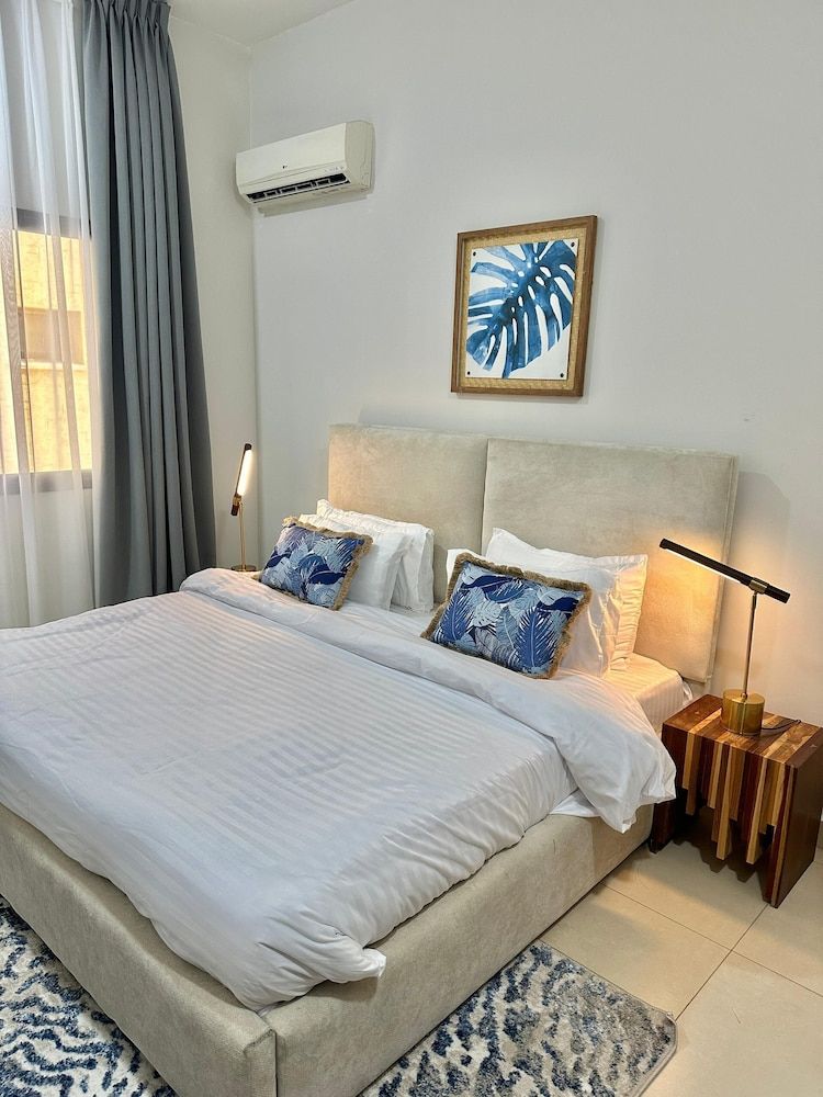 3 bedroom apartment Deluxe Apartment, City View 3