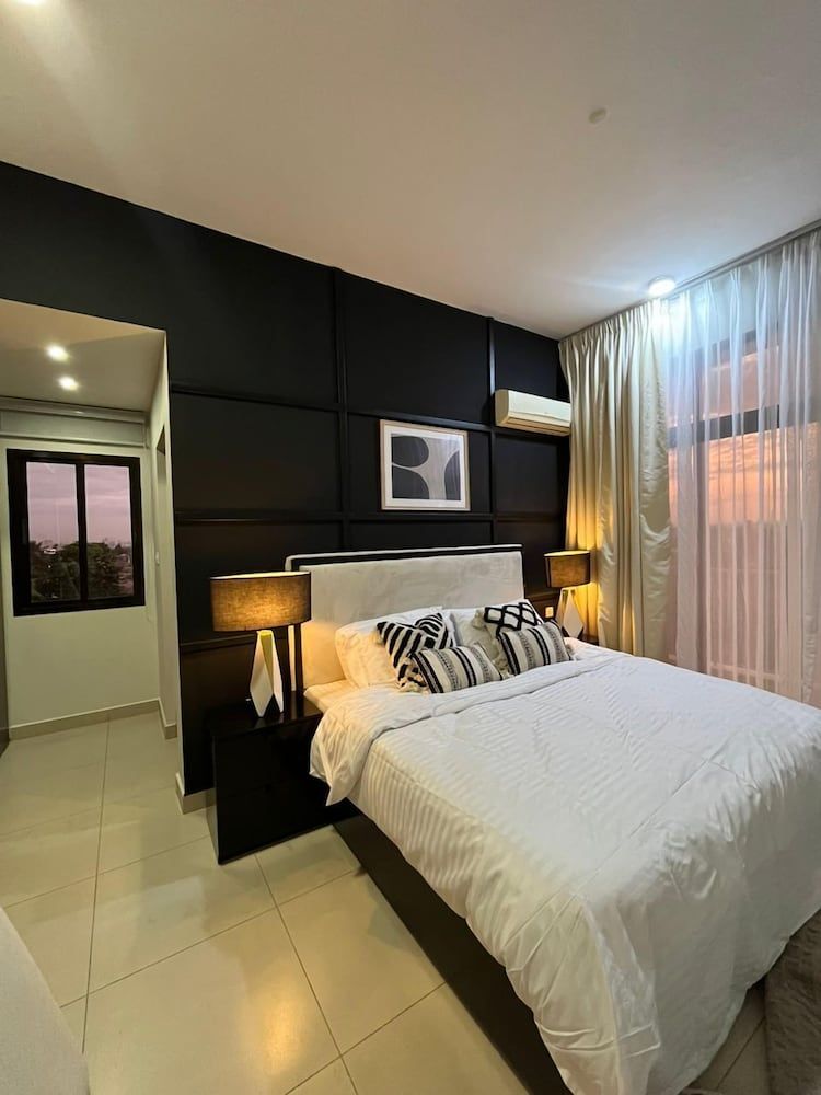 3 bedroom apartment Deluxe Apartment, City View 10