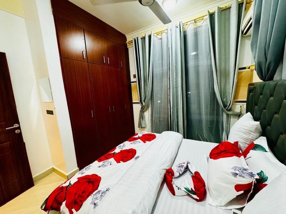 3 bedroom apartment Classic Double Room, City View 9