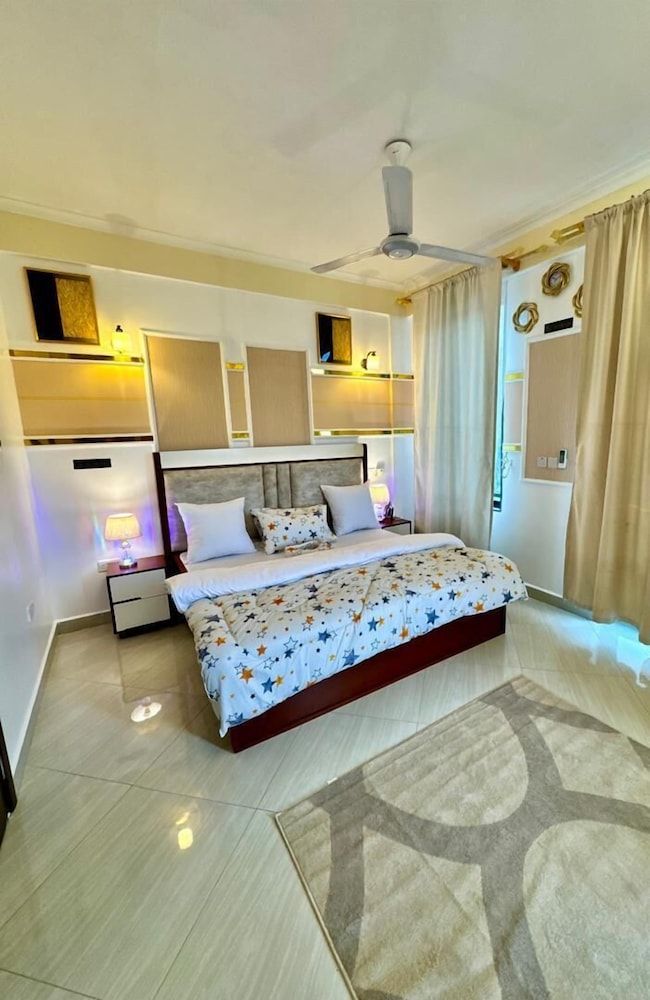 3 bedroom apartment Deluxe Apartment, City View 14