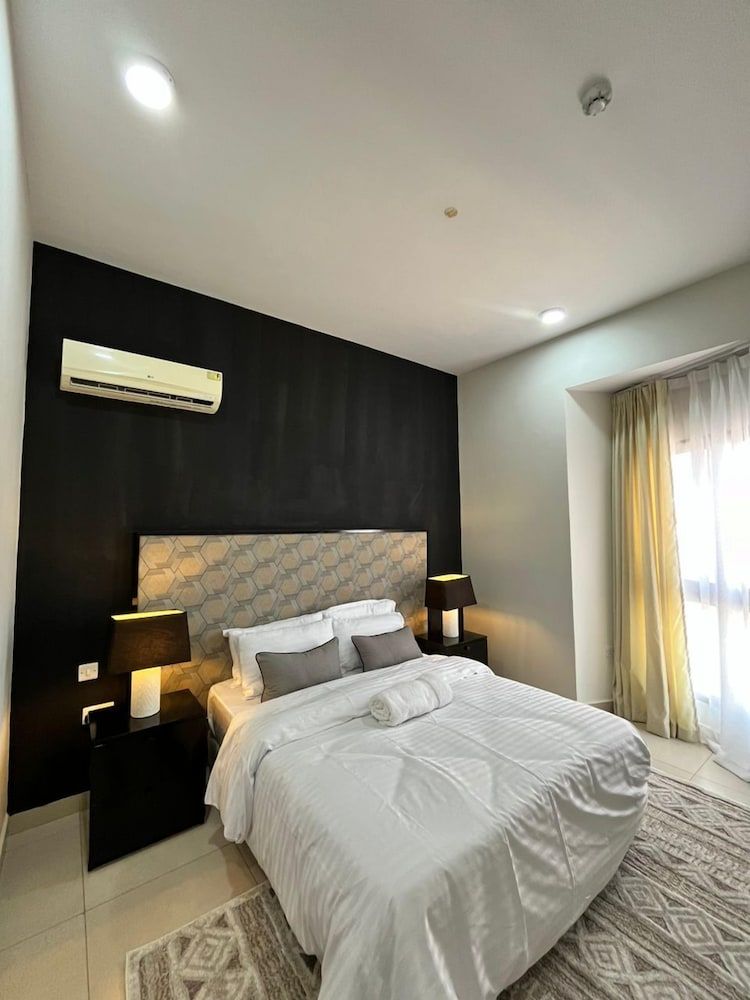 3 bedroom apartment Deluxe Apartment, City View 11