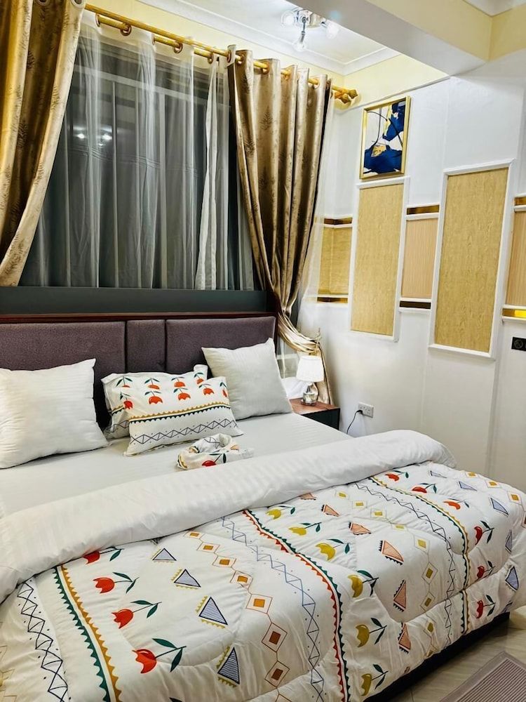 3 bedroom apartment Deluxe Apartment, City View 9