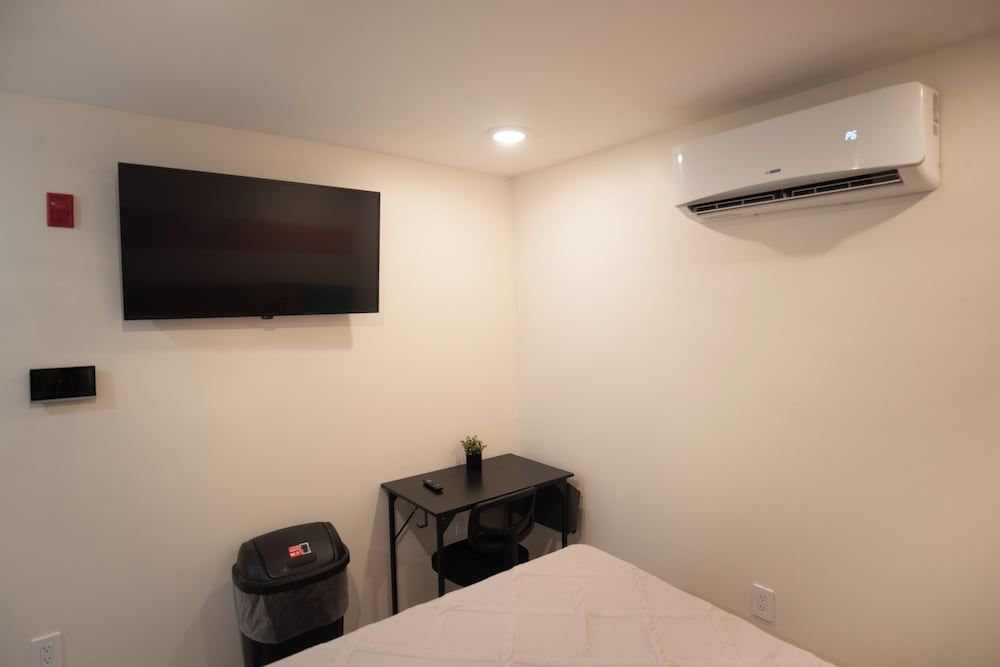 Diamond Suites Philadelphia Center Basic Studio Suite 6